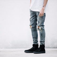 Paint Distressed Knee Jeans